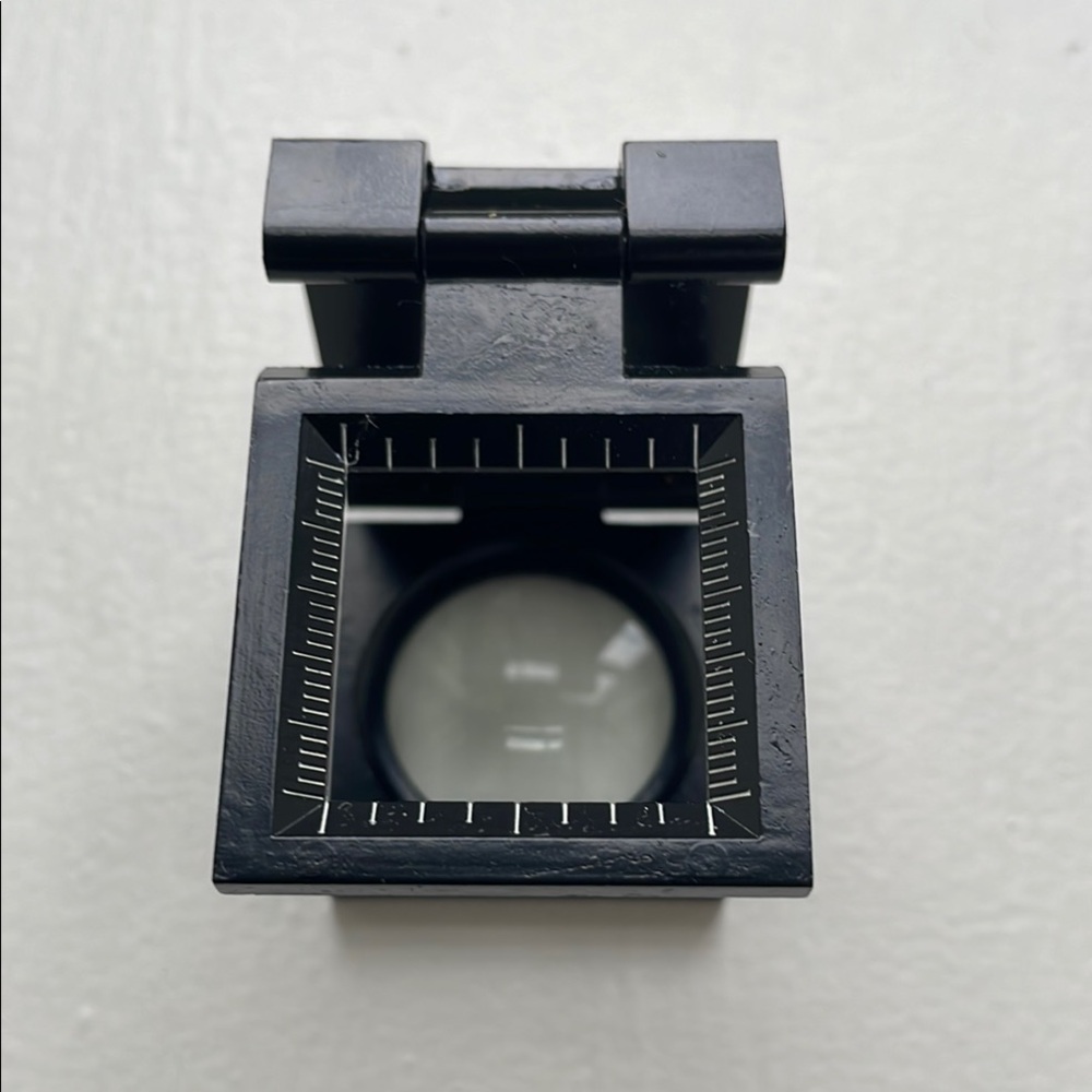 Compact Black Magnifying Loupe